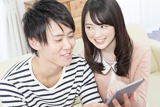 シャイな彼女とつき合うコツ3つ マイナビニュース