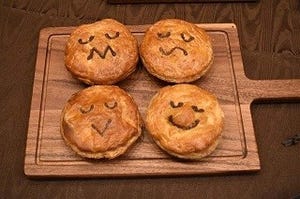 パイが笑ってる! オーストラリアのパイ専門店「パイフェイス」が日本初上陸