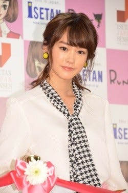 桐谷美玲 ルネガール 風ファッションで登場 可愛い世界に浸ってほしい マイナビニュース