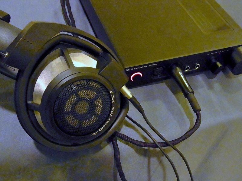 ゼンハイザー、開放型の最上位「HD 800S」とヘッドホンアンプ「HDVD 800改」を参考出品 - 秋のヘッドフォン祭 2015 | マイナビニュース