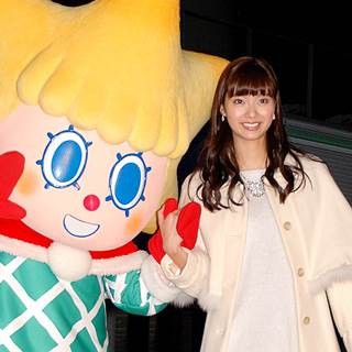 新川優愛、ソラカラちゃんを優しく気遣う「大丈夫? 下りられる?」