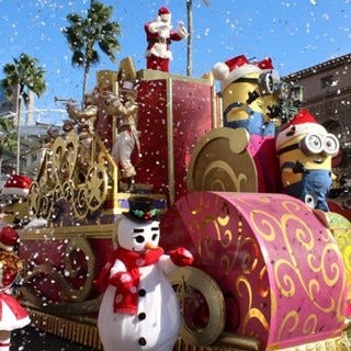 Usj クリスマスパレードお披露目 サンタ姿のミニオンが初登場 マイナビニュース