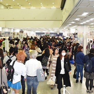 池袋で女子向けコンテンツの祭典 アニメイトガールズフェスティバル 15 開催 街なかにもコスプレイヤー散見 マイナビニュース