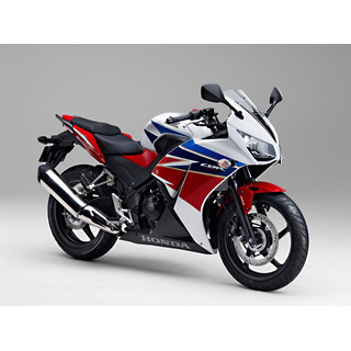 ホンダ「CBR250R」「CB250F」のカラーを一部変更して特別カラーも設定 | マイナビニュース