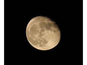お月様をキレイに撮影する方法 - 三脚なし! デジタル一眼で撮ってみました!