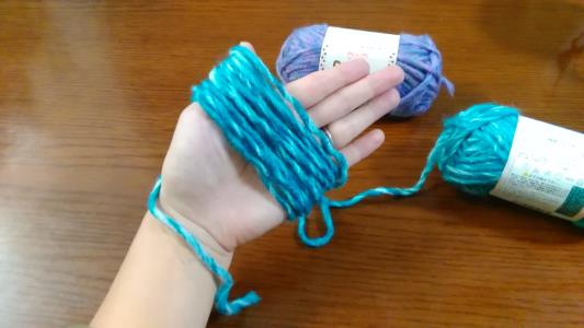 超簡単 編まなくてok セリアのアクリル毛糸で エコたわし を作る方法 マイナビニュース