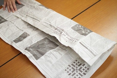 セリアの 英字新聞ペーパー でオシャレに簡単ラッピング マイナビニュース