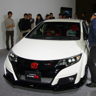 ホンダ「シビック TYPE R」世界最速のFFに成長 - スポーツカー復権は本物!