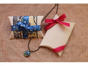 小さなプレゼント用に! ポストカードで作るオシャレな小物用パッケージ