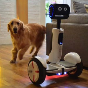 セグウェイが家庭用ロボットに - 乗れるだけでなく自走