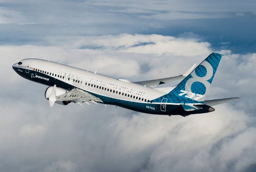 ボーイング737 Max 8が初飛行 機長 期待に応えてくれることを確信