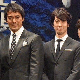 岡田准一&阿部寛がエヴェレスト山中で意地の張り合い「ズルしてた」