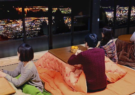 兵庫県 六甲山に5日間限定 こたつカフェ 登場 神戸の夜景とこたつを堪能 マイナビニュース