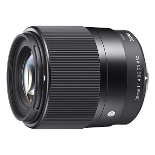 シグマ、ミラーレスカメラに向けた大口径F1.4単焦点「30mm F1.4 DC DN」