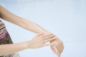 脱毛に必要な期間や回数を、医師解説のもとで種類別に比較!