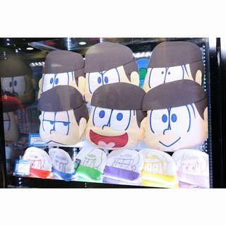 『おそ松さん』&『アイマス』など人気作の一番くじやプライズが満載 -「AnimeJapan2016」バンプレストブース