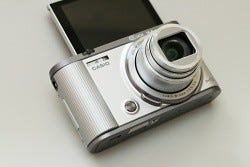 デジタルカメラの写真をスマホで簡単共有 - カシオ「EXILIM EX-ZR1700