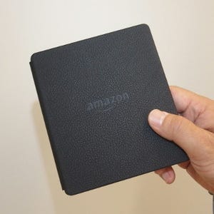 Amazon「Kindle Oasis」 - 最薄・最軽量、バッテリー内蔵レザーカバー付き