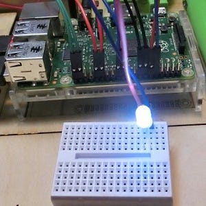 Raspberry Pi+マインクラフトの工作キット「PIPER」で遊ぶ - 第3回:電子工作の基本を学べるストーリーモード