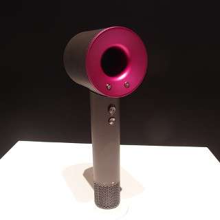 ダイソン初の美容家電はドライヤー「Dyson Supersonic」