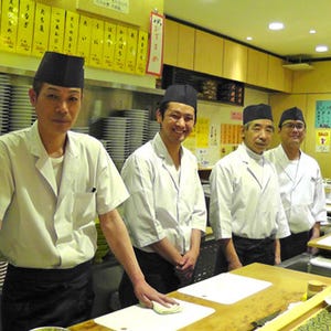 博多駅直結の人気回転寿司店で"おやつ寿司"を満喫する女子が急増中!