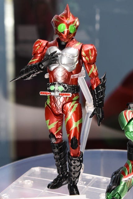 仮面ライダーアマゾンズ』S.H.Figuartsアルファ&オメガ、ジャン