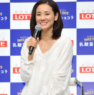 吉田羊、初共演の小松菜奈に｢こんな可愛い妹がいたら幸せ｣交際質問には無言