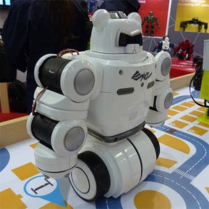 COMPUTEX TAIPEI 2016 - XYZprintingが"ガンタンク風"のライントレースロボットを展示