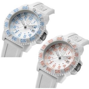 ルミノックス、夏らしいホワイト&ブルー/ピンクの腕時計
