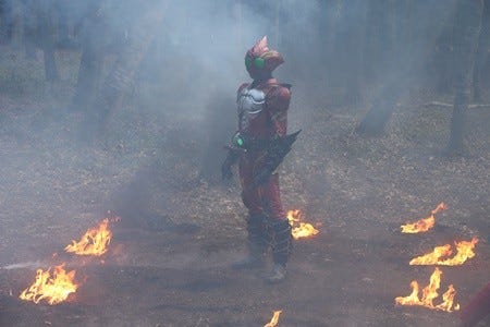 仮面ライダーアマゾンズ を異色たらしめた作り手の覚悟 野生 のライダー 谷口賢志 中途半端だったら 新しい扉は開けない 2 マイナビニュース