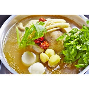 星のや軽井沢、滋味深いスープが味わえる「高麗人参ほろほろ鍋」を提供