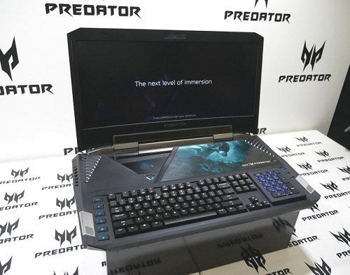 21型湾曲ディスプレイをノートpcに搭載 Acer 世界初の超弩級ゲーミングpc Predator 21x マイナビニュース