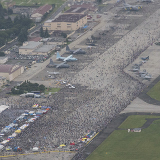 「横田基地日米友好祭2016」でアメリカ体験! 米軍・自衛隊等の航空機も展示