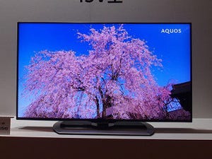 シャープ、あえての45V型で攻める4Kテレビ事業を説明 - CG女子高生「Saya」の8Kデモも