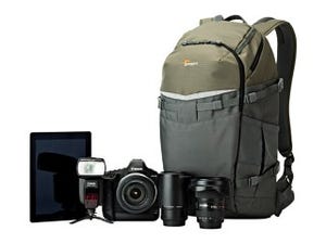 Lowepro、多機能カメラ用バックパック「フリップサイドトレックBP」