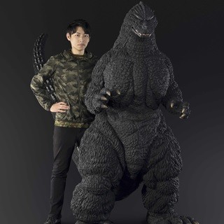 "平成ゴジラの理想形"ギドゴジスーツが全高192cmで立体化! 10体限定で価格448万円