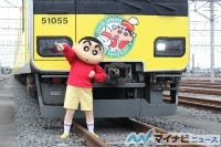 東武鉄道クレヨンしんちゃんラッピングトレイン 公開 型が黄色に マイナビニュース