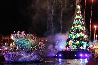 ディズニーシー、15周年バージョンのクリスマスショーお披露目