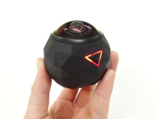 ロボット開発の技術を投入した360度アクションカメラ「360fly」