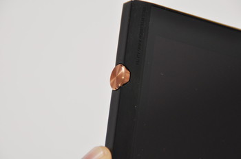 スマホに加えて、Android搭載ポータブルプレーヤーを持つ
