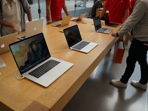 Apple Store実店舗、新型MacBook ProのTouch Barを体験できる展示機を設置