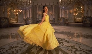エマ･ワトソン主演の実写『美女と野獣』予告公開! 野獣やポット夫人も登場