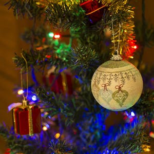 クリスマスのイルミネーション、装飾などの誤飲に注意--消費者庁が呼びかけ