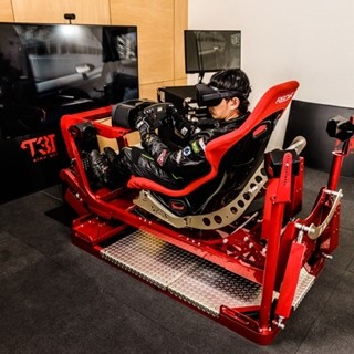 "GLION MUSEUM"でT3Rシュミレーター体験--F1レーサーも使うリアルな走行感