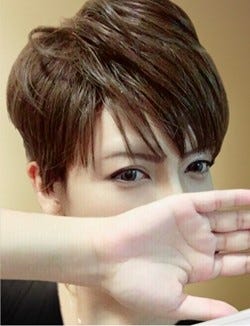 ざわちん 17年初ものまねメイクは Gackt 完成度高い と称賛の声 マイナビニュース