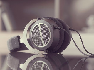 beyerdynamic、テスラドライバー搭載の開放型ヘッドホン「AMIRON HOME」