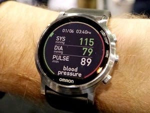CES 2017 - オムロン ヘルスケア、腕時計型の血圧計と喘息発作の検知器を参考出展