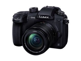 パナソニック「LUMIX GH5」、予約多数のため一部出荷遅れ