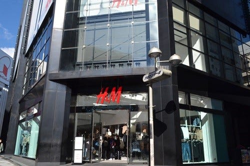 H M 渋谷店にキッズフロア新設 パリコレに登場する限定デザインがかわいい マイナビニュース