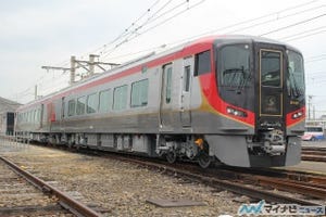JR四国2600系、新型車両を公開! 次世代特急列車に赤と金の彩り - 写真70枚